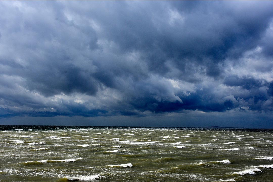 Storm boven de waddenzee