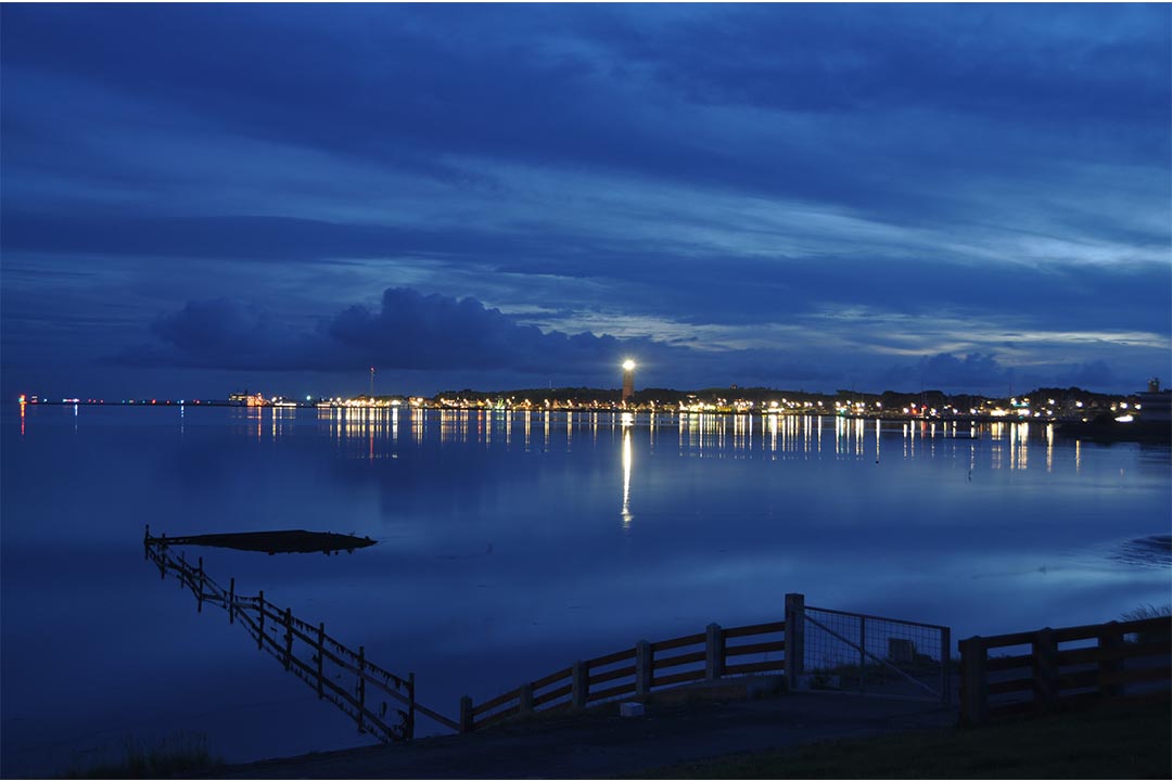 Baai Dellewal in de nacht