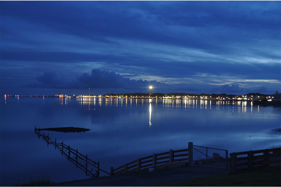 Baai Dellewal in de nacht